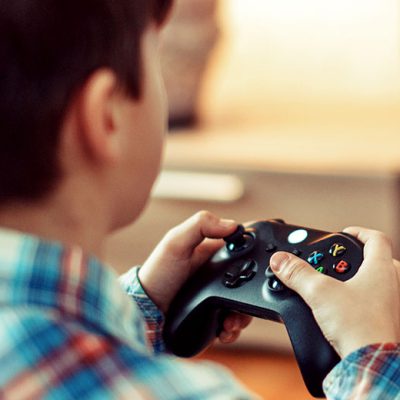 تحقیقات ثابت کرده بازی کردن بازی های ویدیویی پیش از نوجوانی مزایایی به همراه دارد